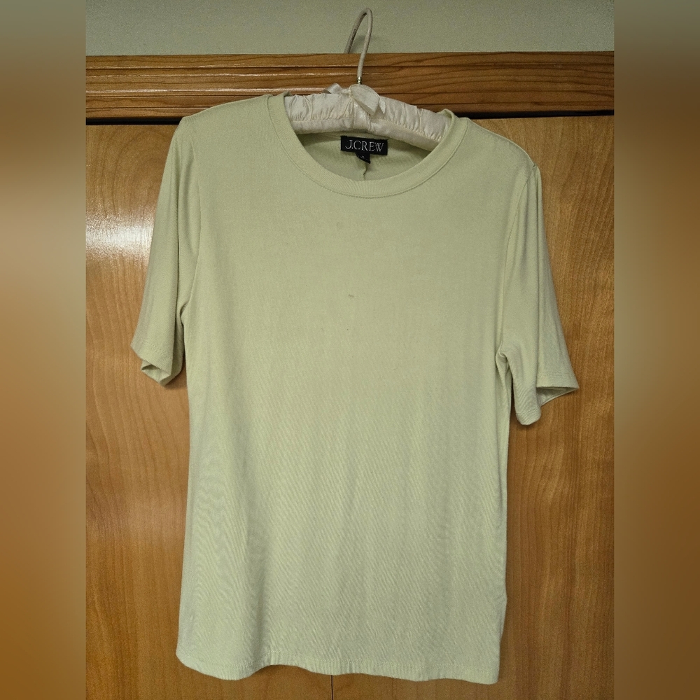J. Crew Women's light lime color T-Shirt short sleeves round crew neck M